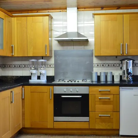 Old Trafford Bed & Breakfast 2*