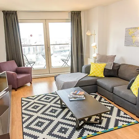 Apartment Approved Serviced Skyline