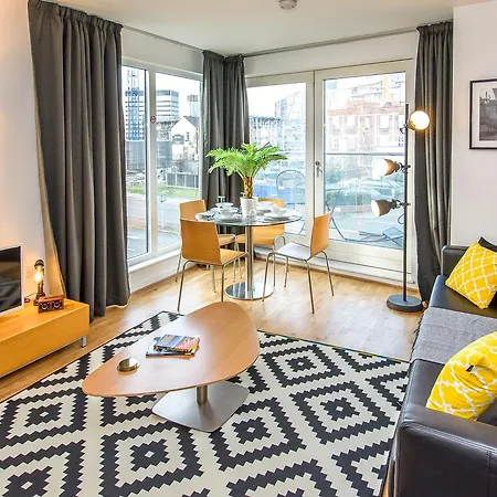Approved Serviced Skyline Apartment Manchester