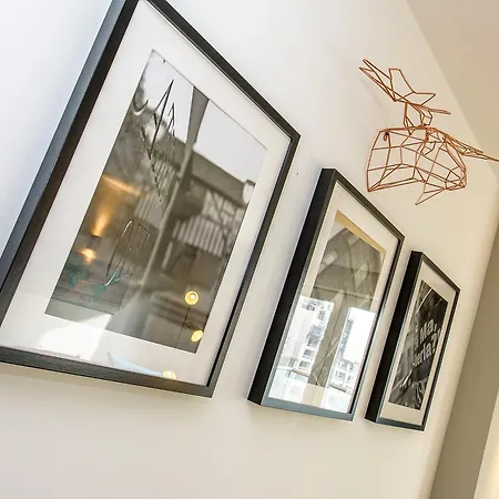 Approved Serviced Skyline Apartment *
