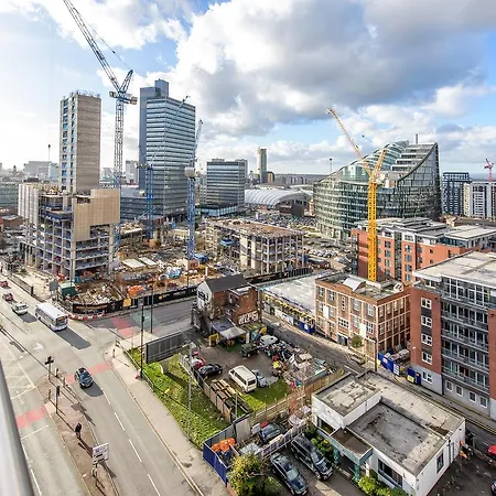 Approved Serviced Skyline Apartment *