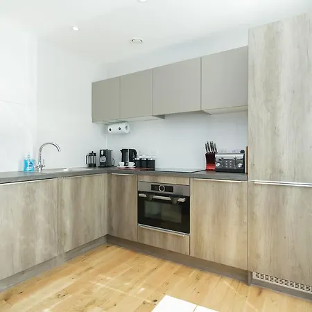 Boutique Chic And Terraced Waterside *