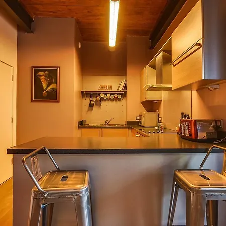 Апартаменты Beautiful 2 Bedroom Converted Industrial Mill *