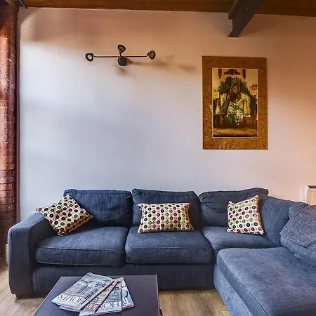 Beautiful 2 Bedroom Converted Industrial Mill Манчестер