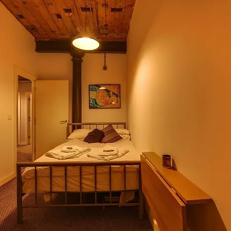 Апартаменты Beautiful 2 Bedroom Converted Industrial Mill Манчестер