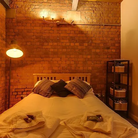 Beautiful 2 Bedroom Converted Industrial Mill Апартаменты Манчестер