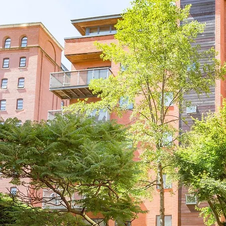 Truly Impressive City Centre 3br Flat Апартаменты