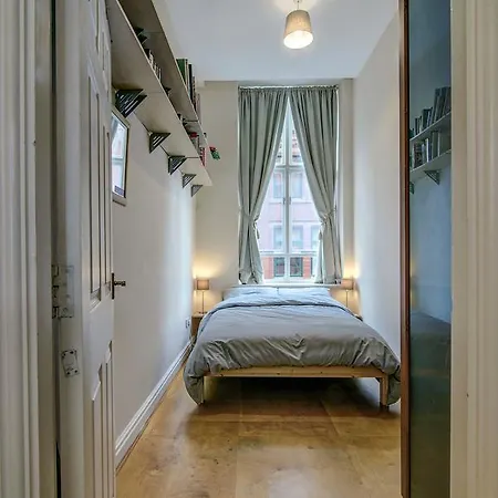 Bright, Spacious 2br Central Flat For 4