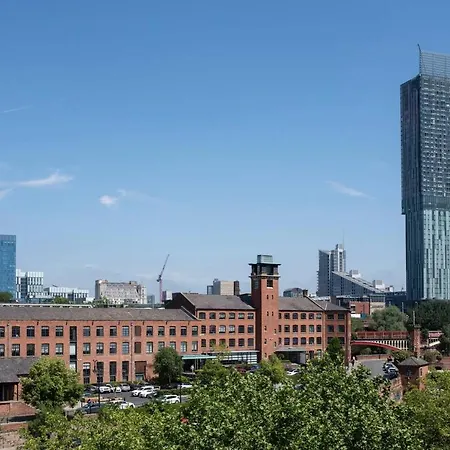Amazing Spacious 2 Bed Duplex Penthouse W Balcony