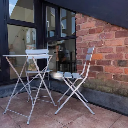 Amazing Spacious 2 Bed Duplex Penthouse W Balcony *