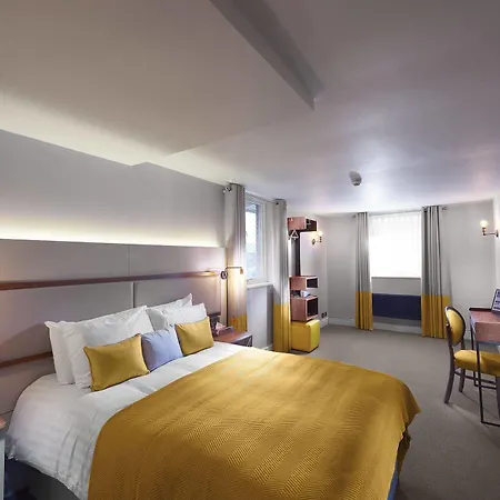 Hotel Chancellors 3*