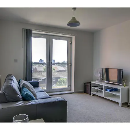 Large, Spacious And Modern Apt For 4 In *