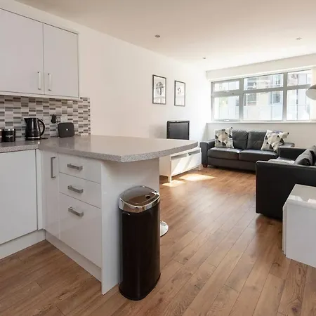 Апартаменты Modern 1 Bd Flat Near Deansgate, Castlefield Манчестер