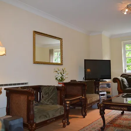 2 Bedroom Near City Centre