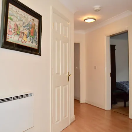 2 Bedroom Near City Centre *