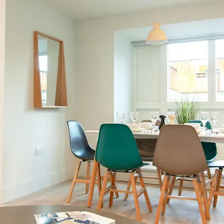 Approved Serviced Homes - Roof Gardens * Manchester
