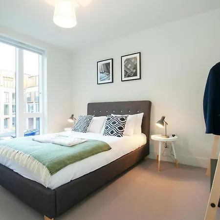 Approved Serviced Homes - Roof Gardens * Manchester