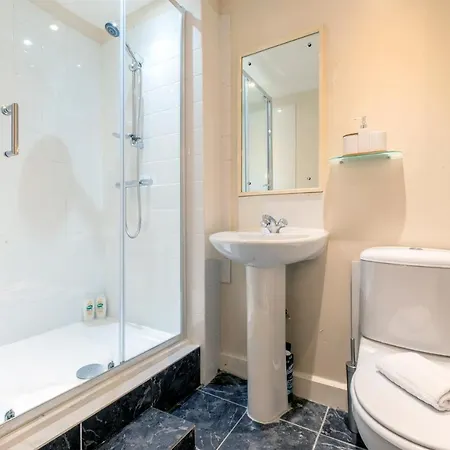 Comfortable 1 Bedroom In Central * Manchester