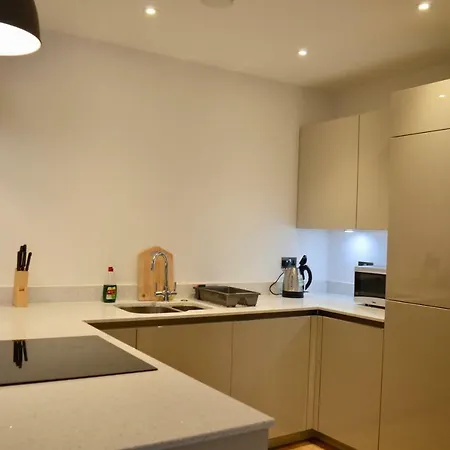 Апартаменты Modern And Stylish 2 Bedroom In