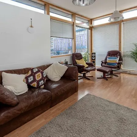 Castlefield Penthouse With Balcony By Guestready * מנצ'סטר