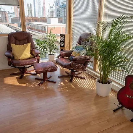 Castlefield Penthouse With Balcony By Guestready דירה מנצ'סטר