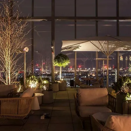 Castlefield Penthouse With Balcony By Guestready *