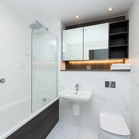 Fantastically Central 2 Bedroom *