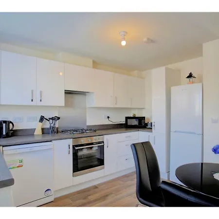 Newly Built, Splendid House For 5 In Manchester! *