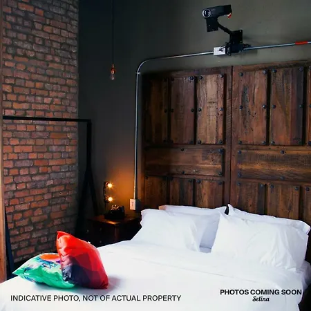 Selina Nq1manchester 호텔 3*