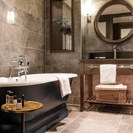 Dakota Hotell 4*