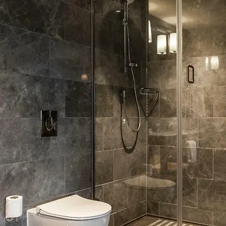 Dakota Hotell 4*