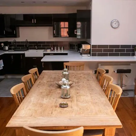 Exclusive 3 Bedroom In Northern Quarter By Guestready