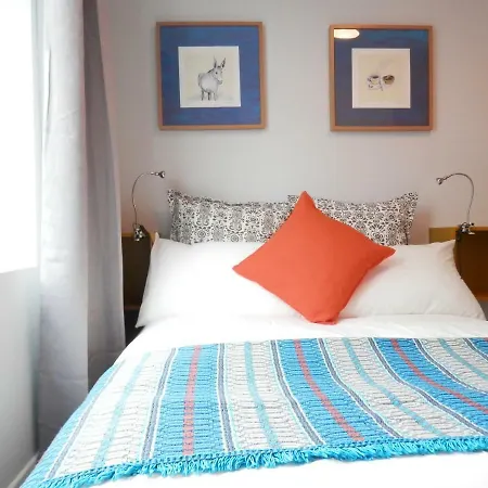 The Thornfield 3 Bedroom Close To The City Holiday home