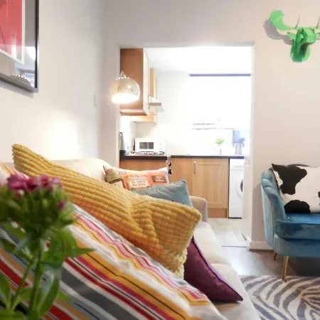 The Thornfield 3 Bedroom Close To The City Manchester