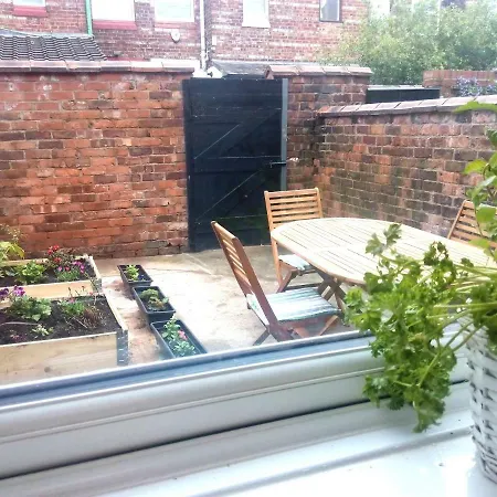 The Thornfield 3 Bedroom Close To The City Holiday home *