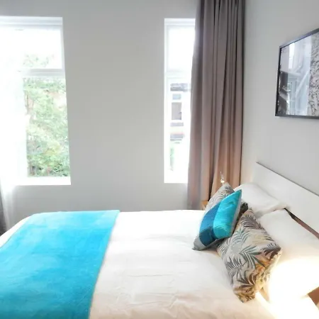 The Thornfield 3 Bedroom Close To The City Holiday home