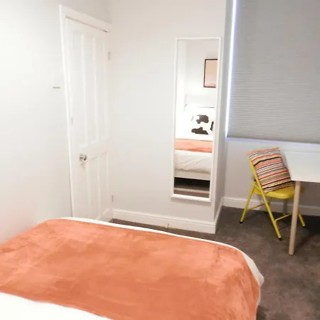 The Thornfield 3 Bedroom Close To The City Manchester