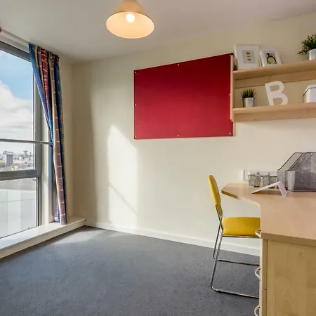 Modern Student-only Ensuite In Central Otel *