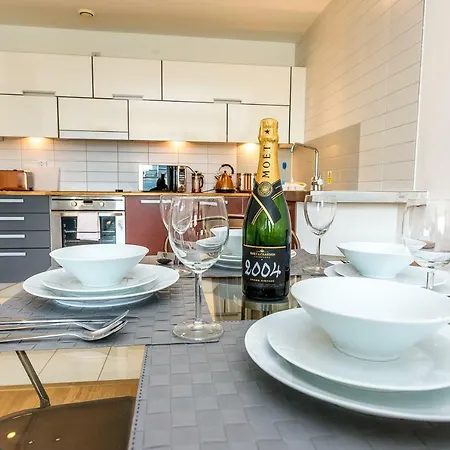 Approved Serviced Vip Apartment *