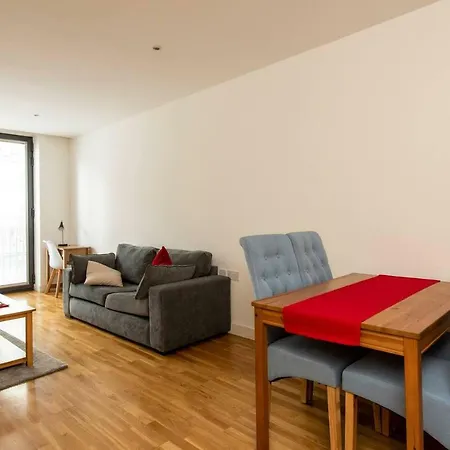 1br Apt Near Piccadilly Station By Guestready *