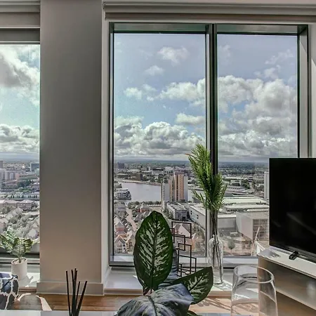 The Penthouse Of The Quays - Parking *