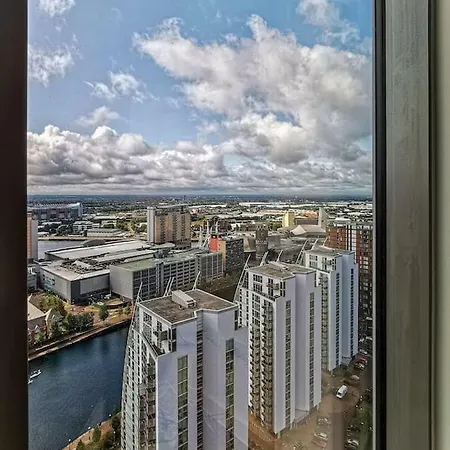 The Penthouse Of The Quays - Parking *