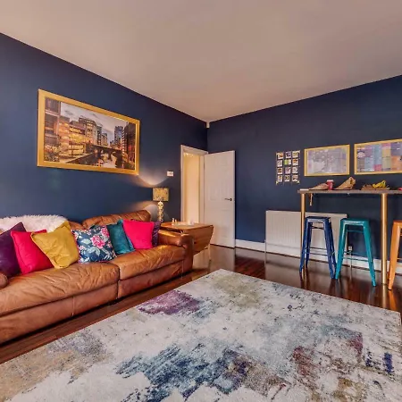 Newly Refurbed Apt For 4, Trendy West Didsbury * מנצ'סטר
