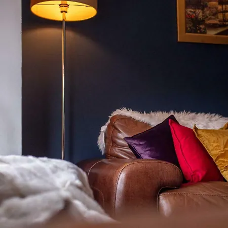 Newly Refurbed Apt For 4, Trendy West Didsbury