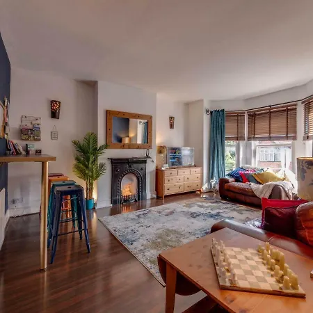 דירה Newly Refurbed Apt For 4, Trendy West Didsbury מנצ'סטר