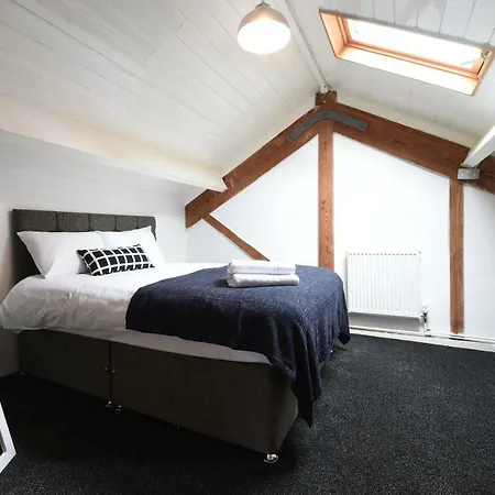 Penthouse Warehouse Slps 18 *