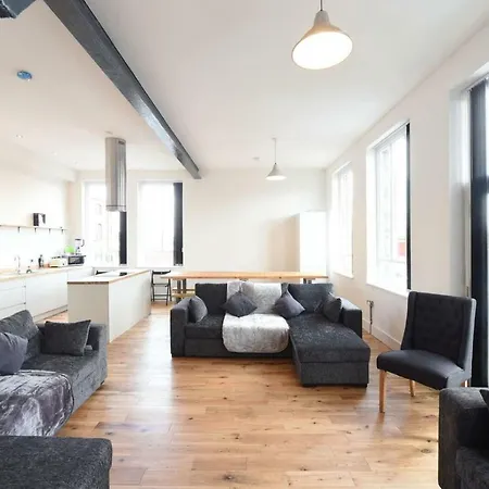 Stunning High Spec Sleep 14 Manchester