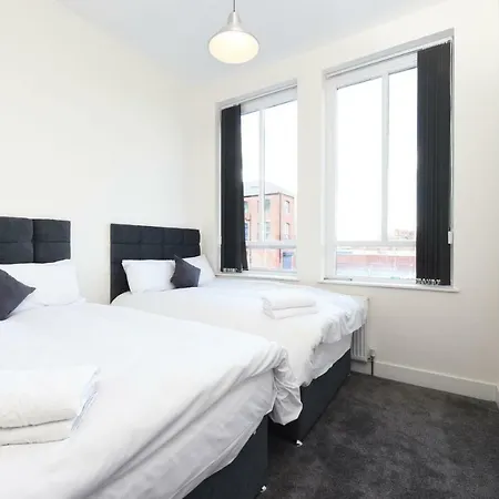 Stunning High Spec Sleep 14 Manchester