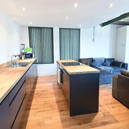 Stunning Penthouse Slps 20 * Manchester