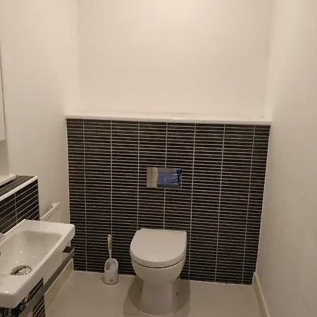 Red Ba Serviced Accomm 4*